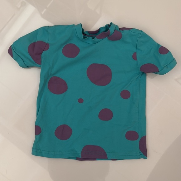 Lot bundle of Disney tshirt and sweaters boy 2t - Picture 5 of 5